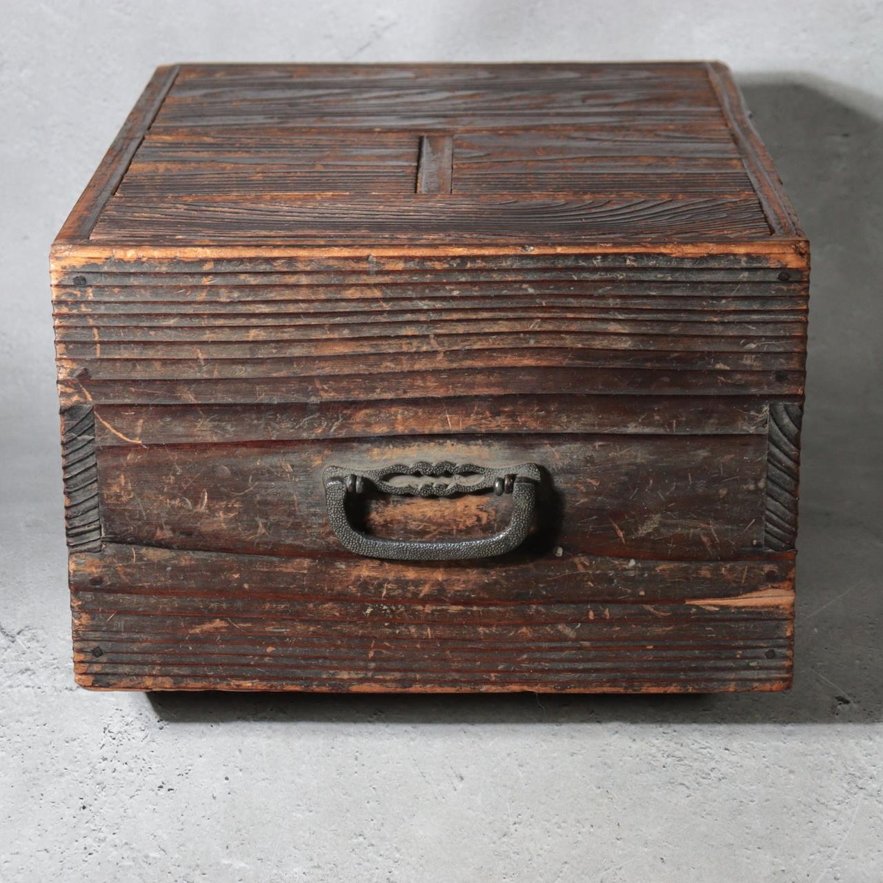 Antique Japanese Merchant Security Drawer Chest Late Edo Nanako Handle WO6274