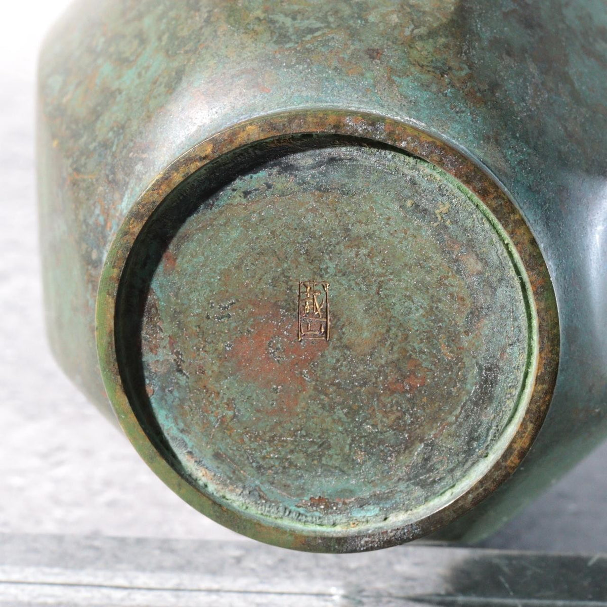 Japanese Shobido Kosan Cast Bronze Octagonal Vase Crane Neck Tomobako5