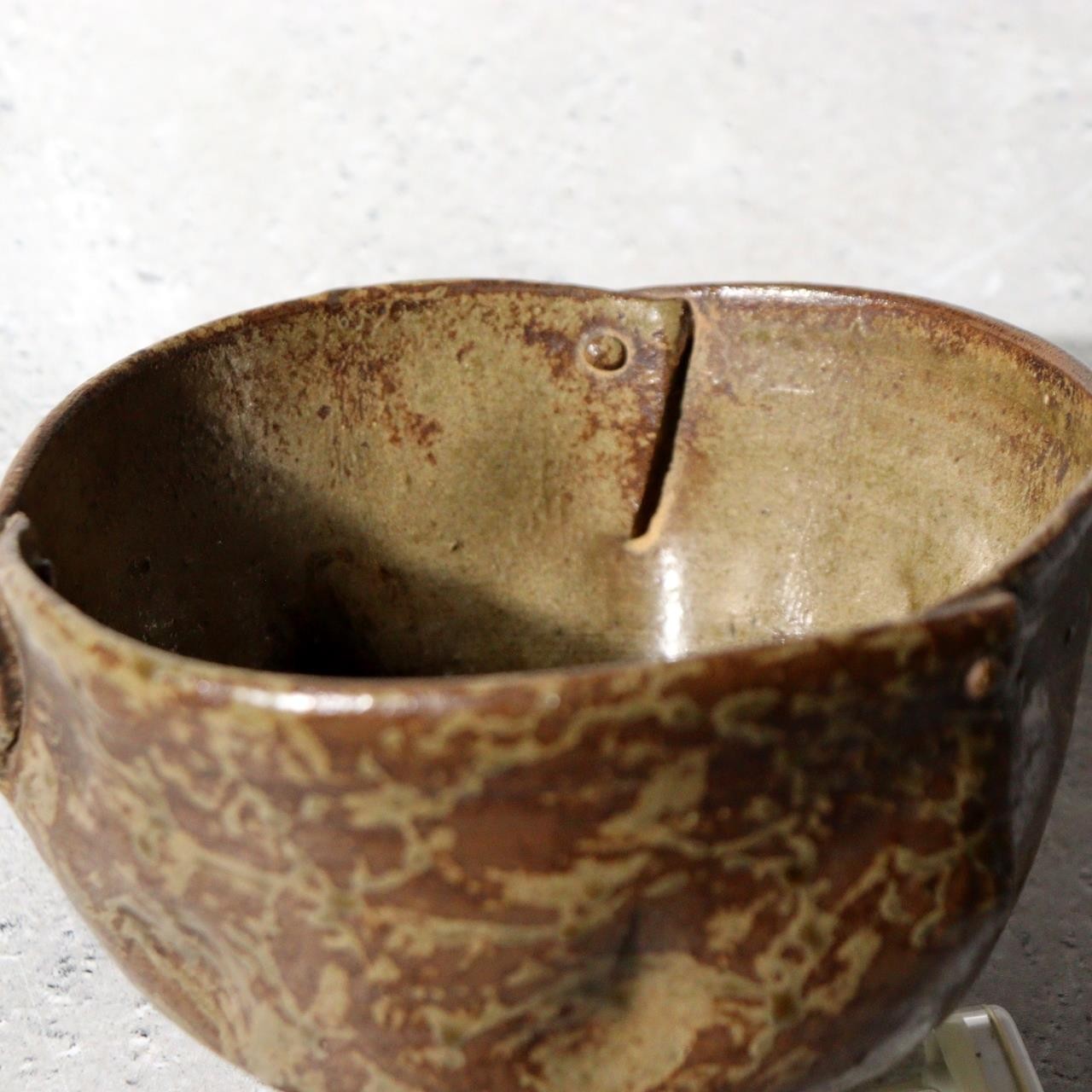 Unique Modern Japanese Studio Pottery Henkei Chawan Rivet-Like Tea Bowl 170g11