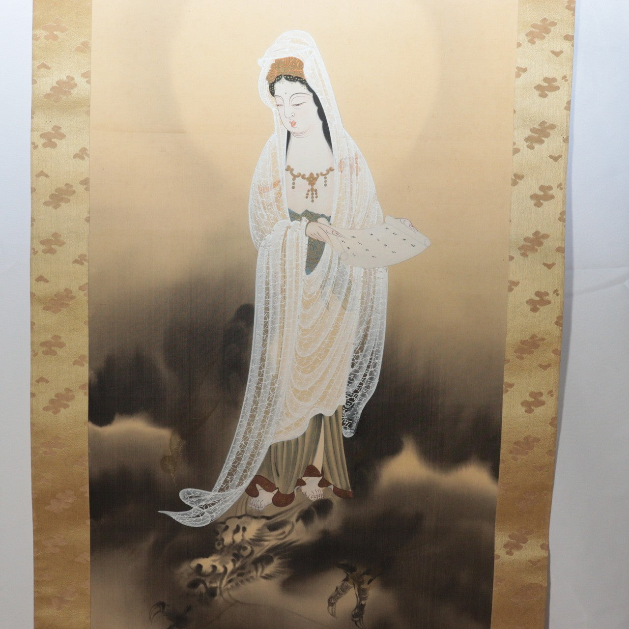 Japanese Hand-painted Silk Hanging Scroll Kakejiku Kannon Dragon Fukai0