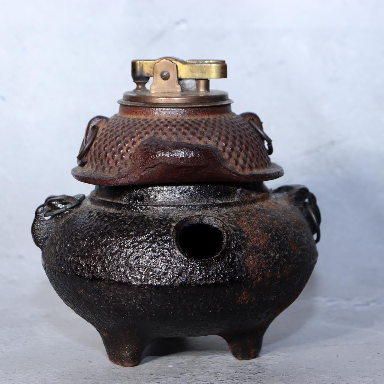 Vintage Japanese Cast Iron Tanuki "Bunbuku Chagama" Desk Lighter & Ashtray Set1