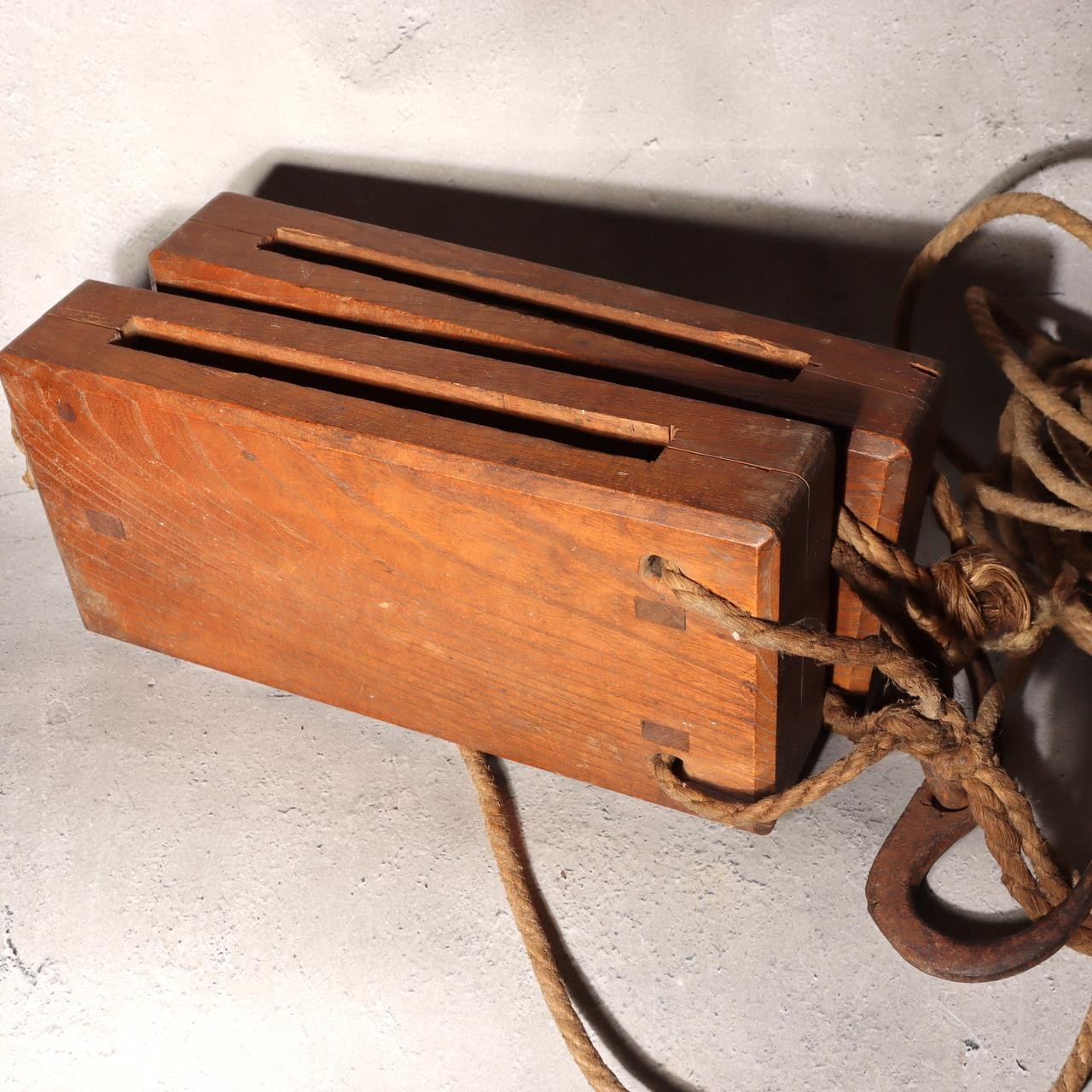 Antique Japanese Wooden Pulley Block Tackle Rope Iron Hook Rustic WO5382