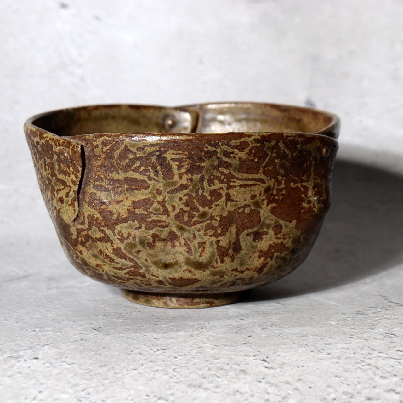 Unique Modern Japanese Studio Pottery Henkei Chawan Rivet-Like Tea Bowl 170g2