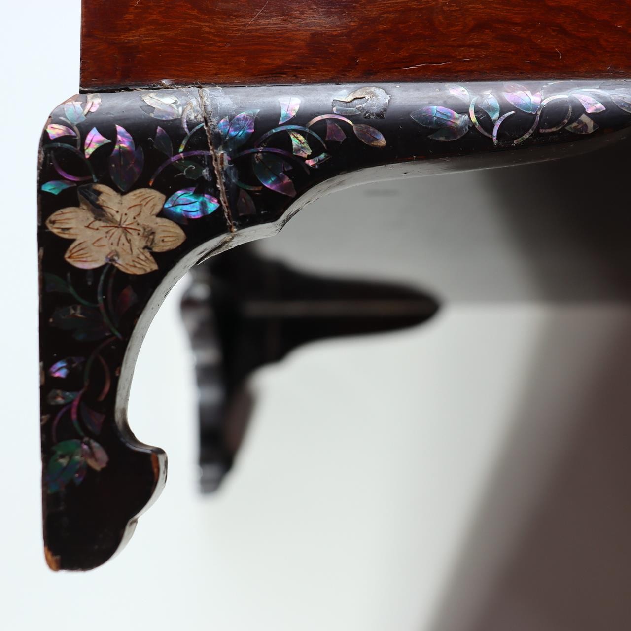 Japanese Lacquer Footed Tray Stand Mother-of-Pearl Removable Inner Tray Raden14