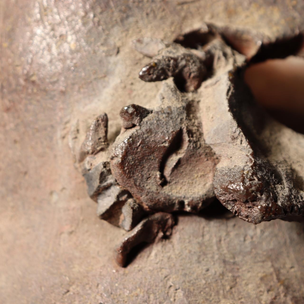 Japanese Pottery Flower Vase Crab Yaburebukuro Torn Sack Tokoname Rakuzan Style5