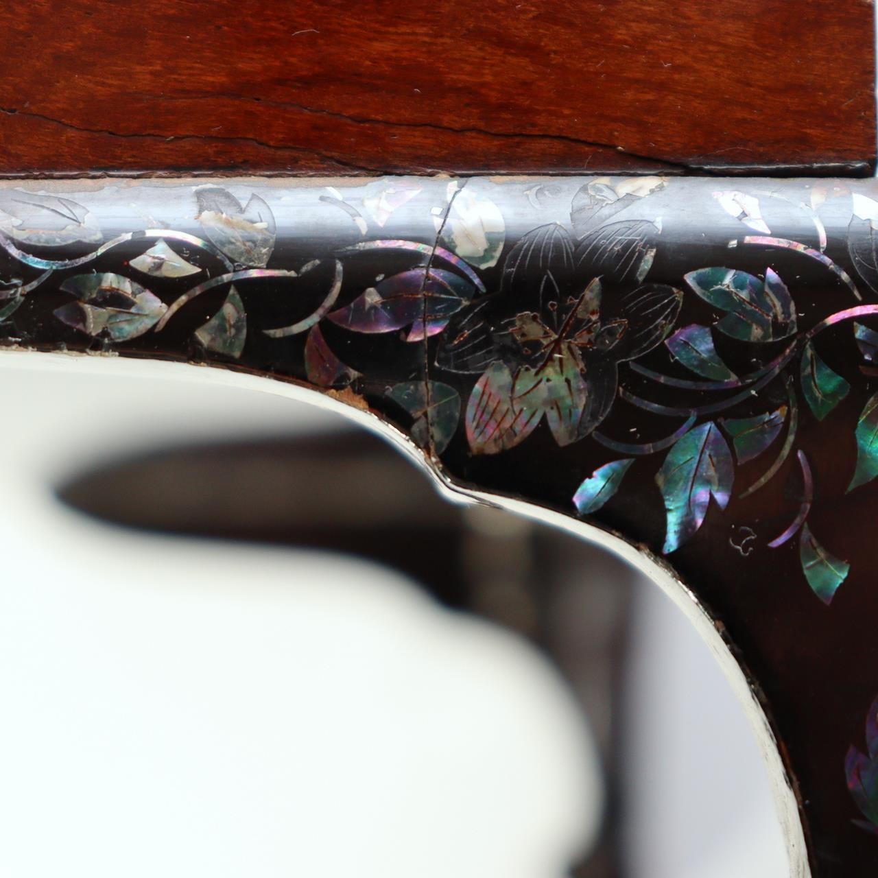 Japanese Lacquer Footed Tray Stand Mother-of-Pearl Removable Inner Tray Raden12
