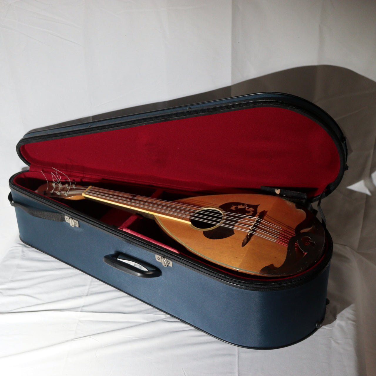 1968 Suzuki Violin Co No 501 Bowlback Mandolin with Hard Case Japan WO634