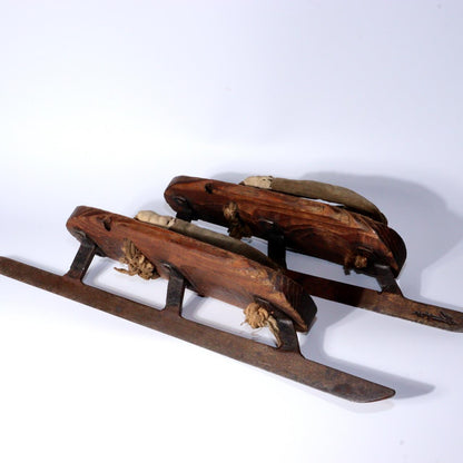 Antique Ice skating shoes wooden Geta Clogs Skates Japanese blacksmith WO375