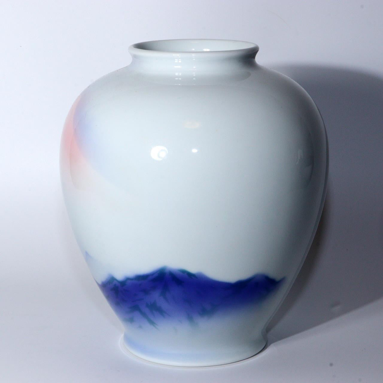 Japanese Fukagawa porcelain vase Morning glow Mt.Fuji design Arita signed PV251